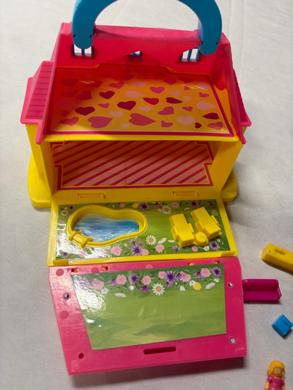 Tiny Doll House with Accessories - Picture 3 of 5